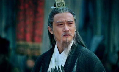 卧龙与凤雏谁厉害